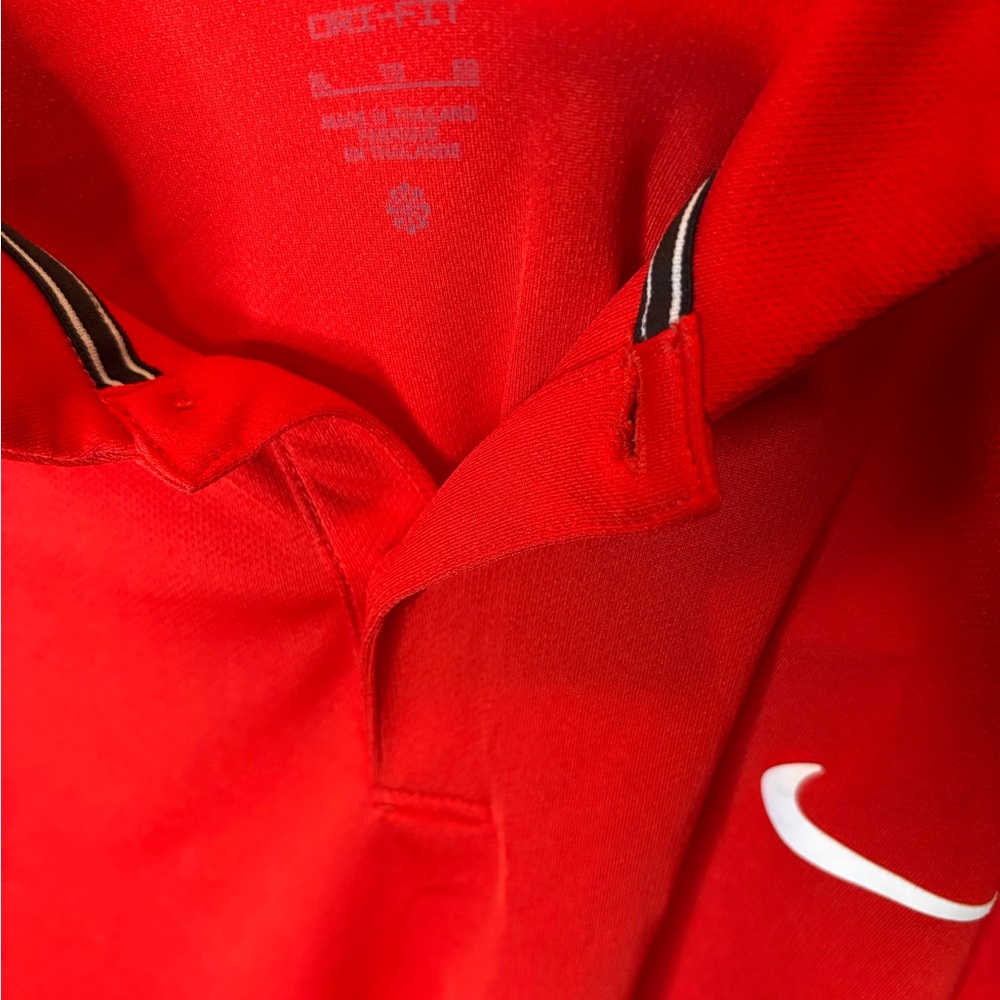 Nike Red Polo Shirt Vibrant Athletic Style - Picture 3 of 4